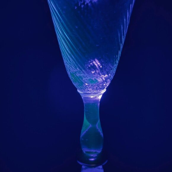 Vintage Tiffin Crystal and Amber Sherry or Small Wine Glasses Uranium Glow - Picture 9 of 13